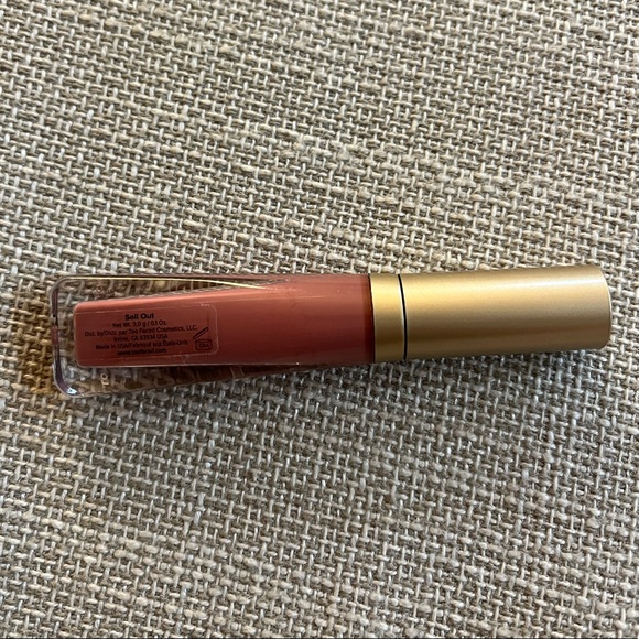 Too Faced Melted Matte Lipstick. Color: Sell Out - Picture 2 of 2